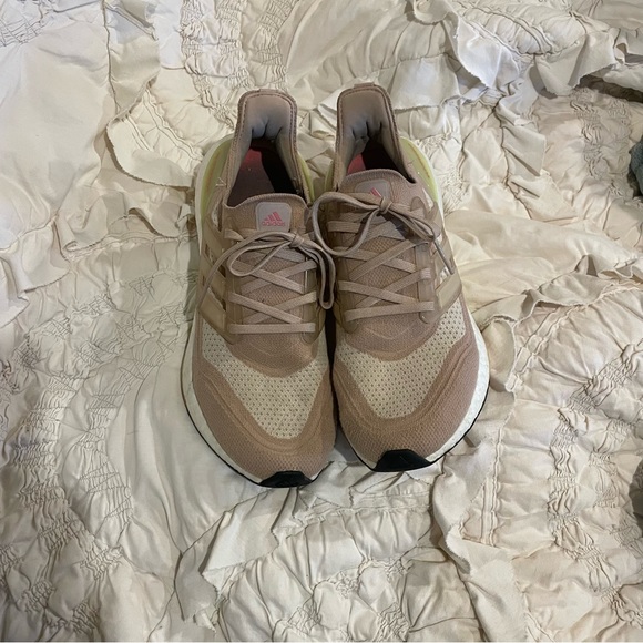ADIDAS ULTRA BOOST 21 W 9 PINK / TAN - Picture 3 of 6